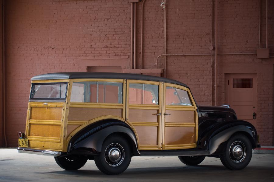  Ford DeLuxe Station Wagon 1938 года  (фото 9 из 10)